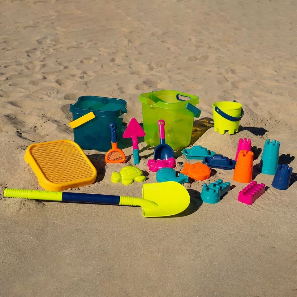 sand bucket playset 20 pieces