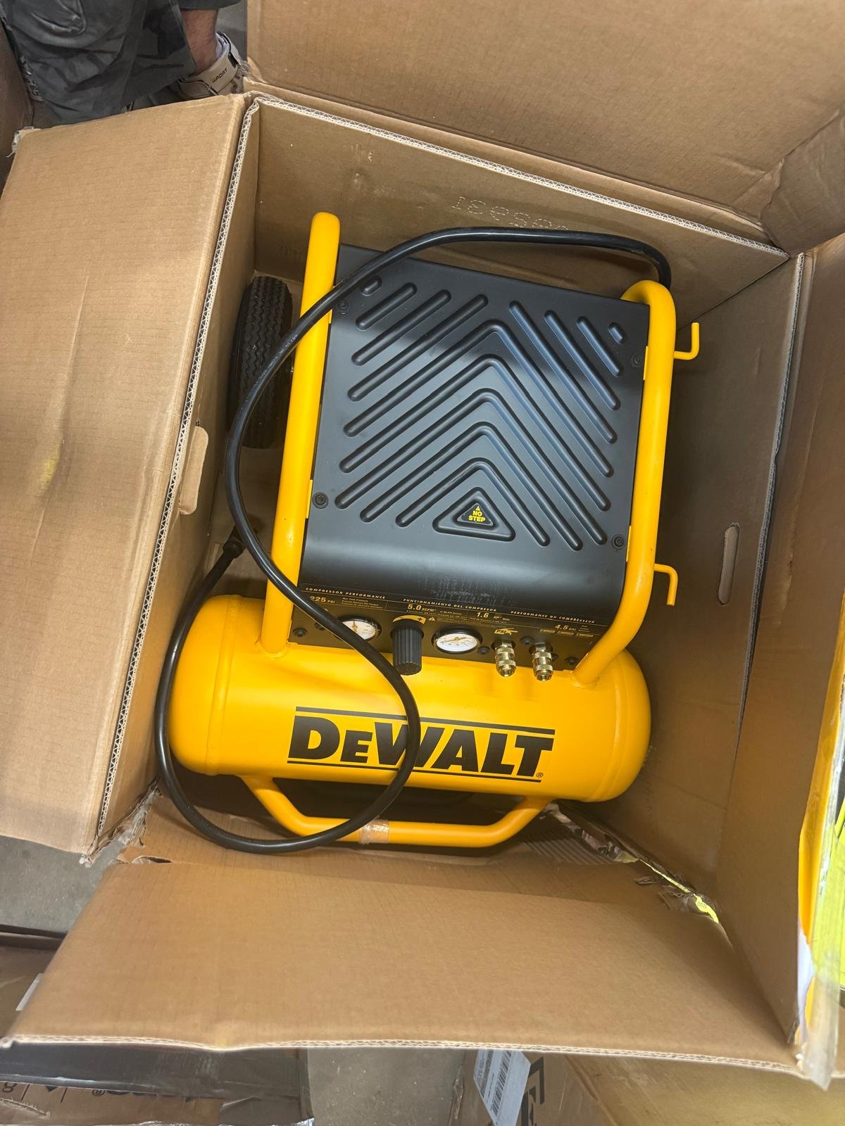 4.5 Gal. Portable Electric Air Compressor