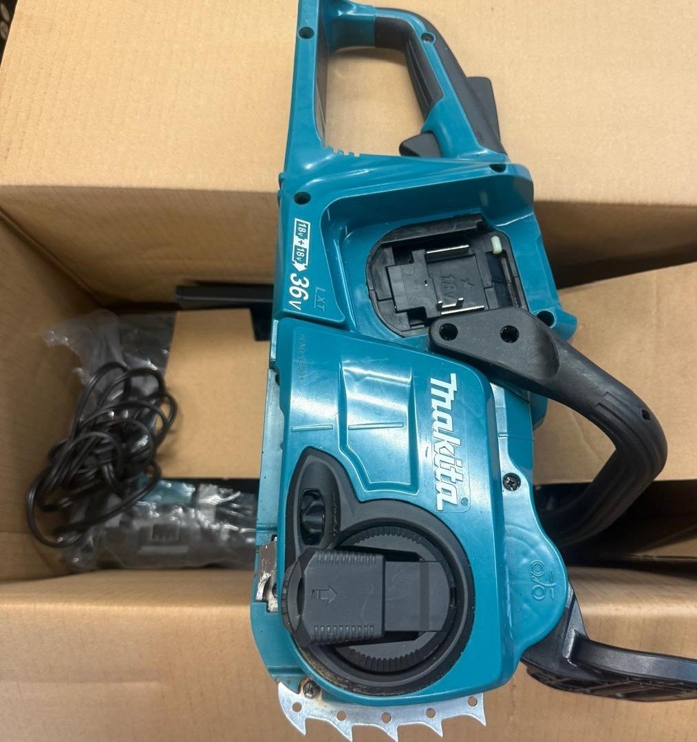 Makita LXT 16 in. 18V X2 (36V) Lithium-Ion Brushless Battery Electric Chain Saw Kit (4.0Ah)