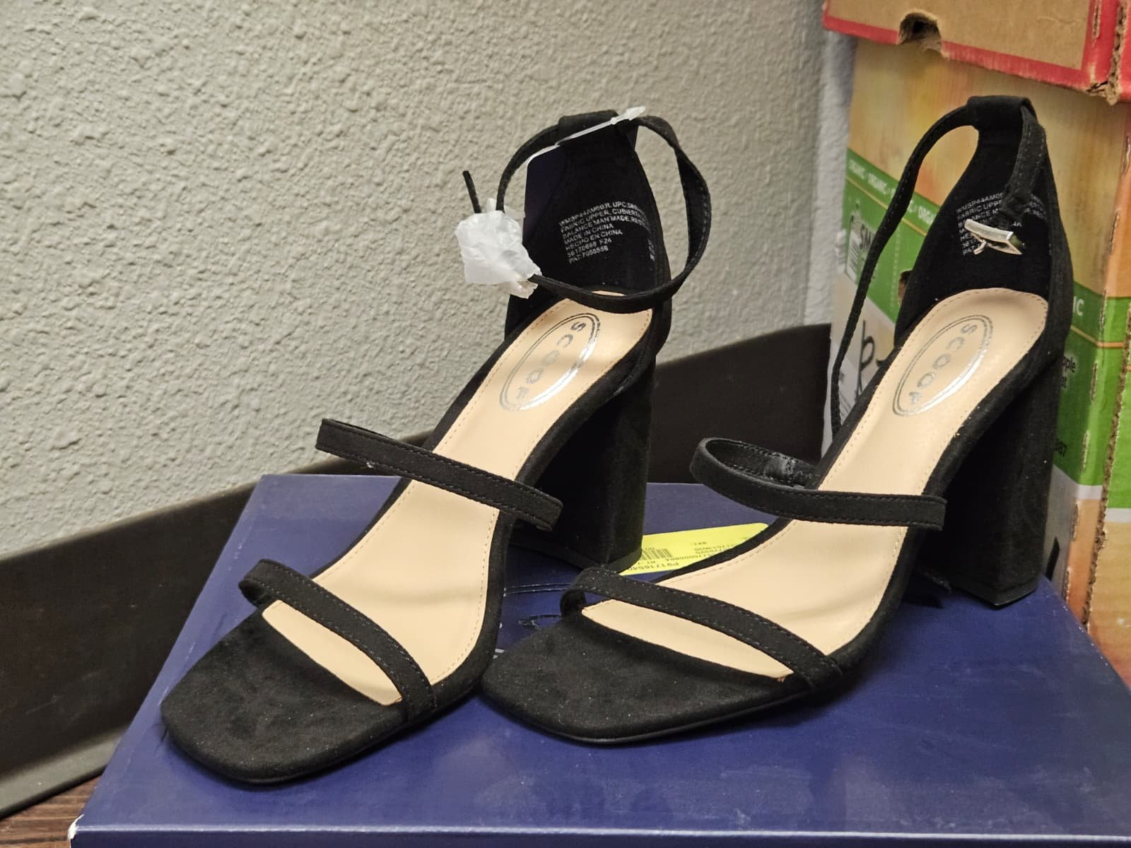 Scoop Women's Strappy Block Heel with Adjustable Strap Size 7