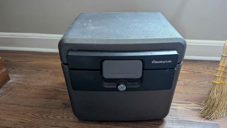 SentrySafe HD4100 Fire-Resistant and Water-Resistant Box Safe