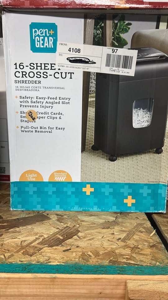 Pen + Gear 16-Sheet Crosscut Paper Credit Card Shredder
