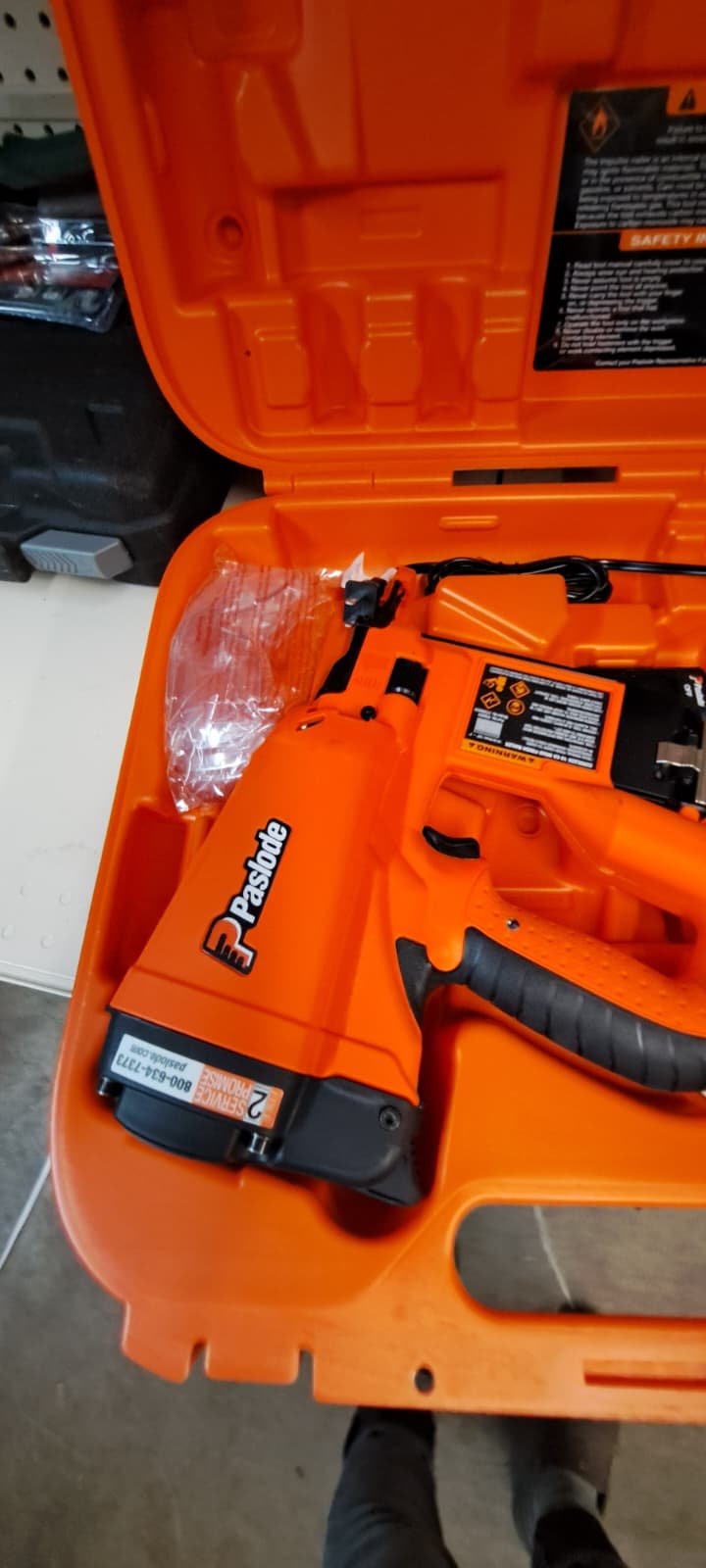 Paslode CF325XPRO24 Cordless XPRO 30-Degree Framing Nailer w/ Fuel & Extra
