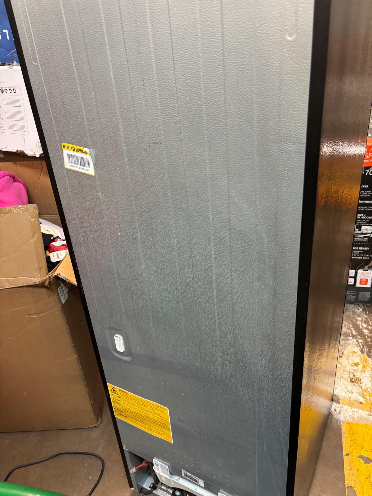 Vissani 10.1 cu. ft. Top Freezer Refrigerator in Black