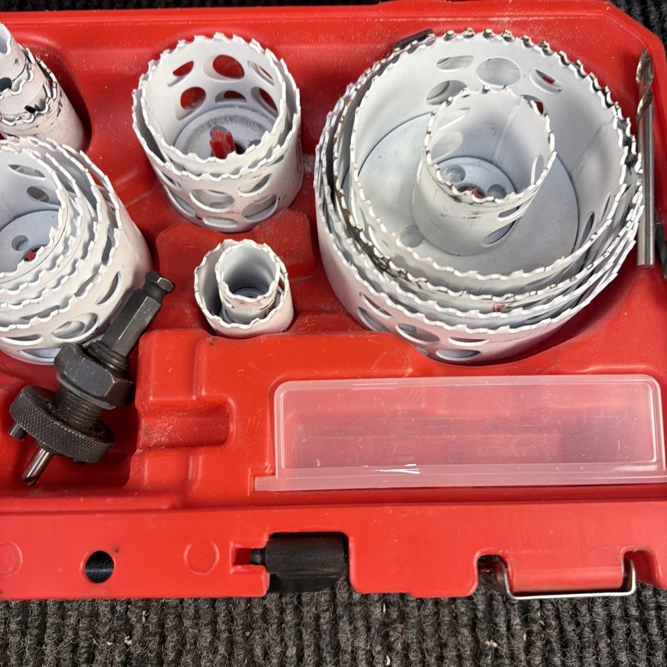 Milwaukee 19-Piece HOLE DOZER Electrician Hole Saw Kit. 49-22-4105