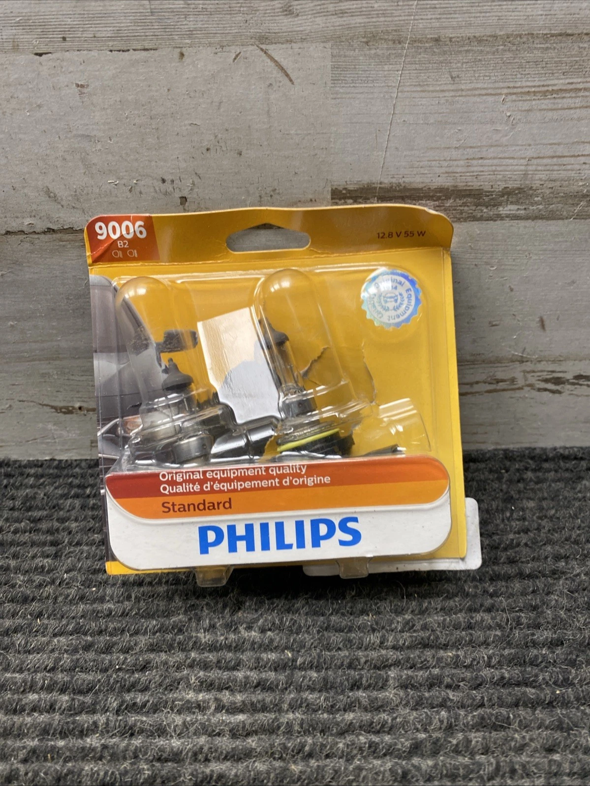Philips 9006 Standard Halogen Replacement Headlight Bulb